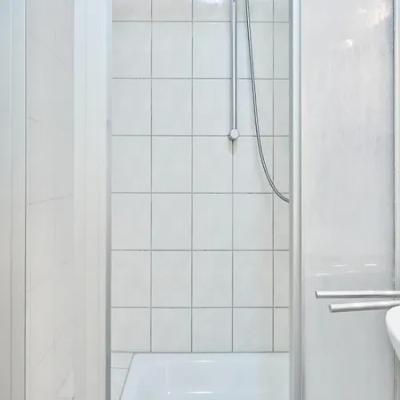 Appartement Stilvolle In Mit Ahoi-rabatt Und Balkon